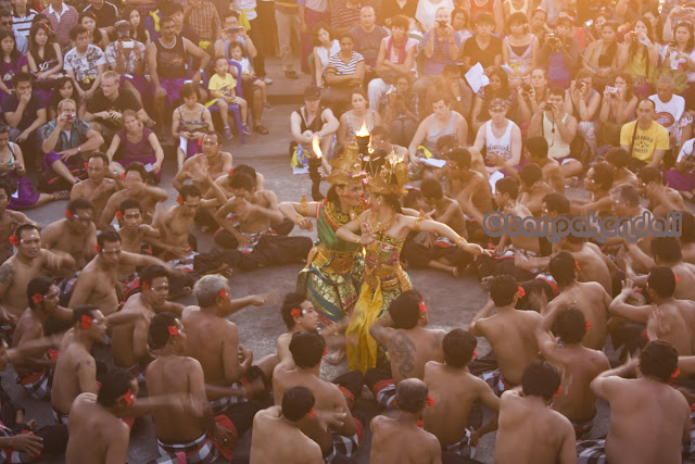 Tari Kecak dan Api Uluwatu, Kolaborasi Spektakuler Alam dan Budaya