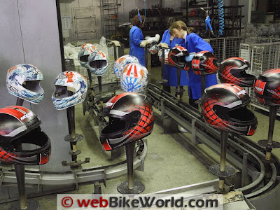 PROSES PEMBUATAN HELM STANDAR MOTOGP