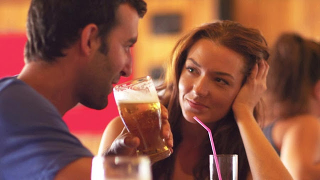 Kalau Cewek Udah Ngasih 13 Kode Ini, Jangan Ragu Untuk Langsung Menembaknya