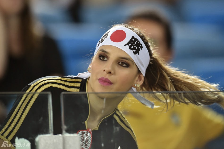 Ekspresi dan Aksi Gokil Para Suporter Jepang di Piala Dunia 2014