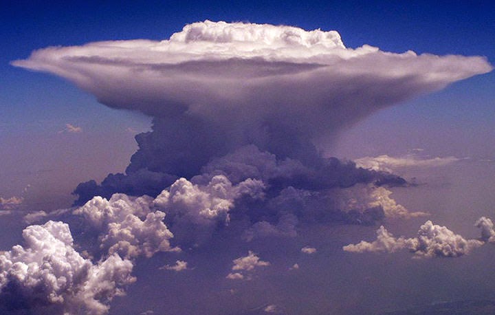 Awan Pancake Salah Satu Awan Yang Dianggap Berbahaya Bagi Dunia Penerbangan, Cek!