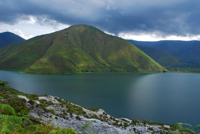 Danau Toba Dulu dan Sekarang