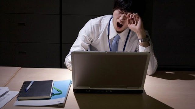 4 Kebiasaan di Kantor yang Tidak Menyehatkan