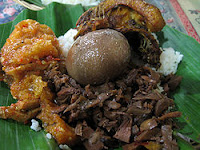 5 Makanan Khas Indonesia Terenak :)