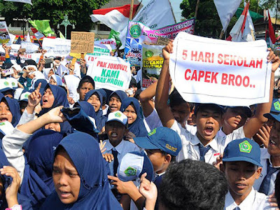 Beberapa Hal Menyedihkan Soal Pendidikan Di Indonesia Yang Menurut Ane Harus Dibenahi
