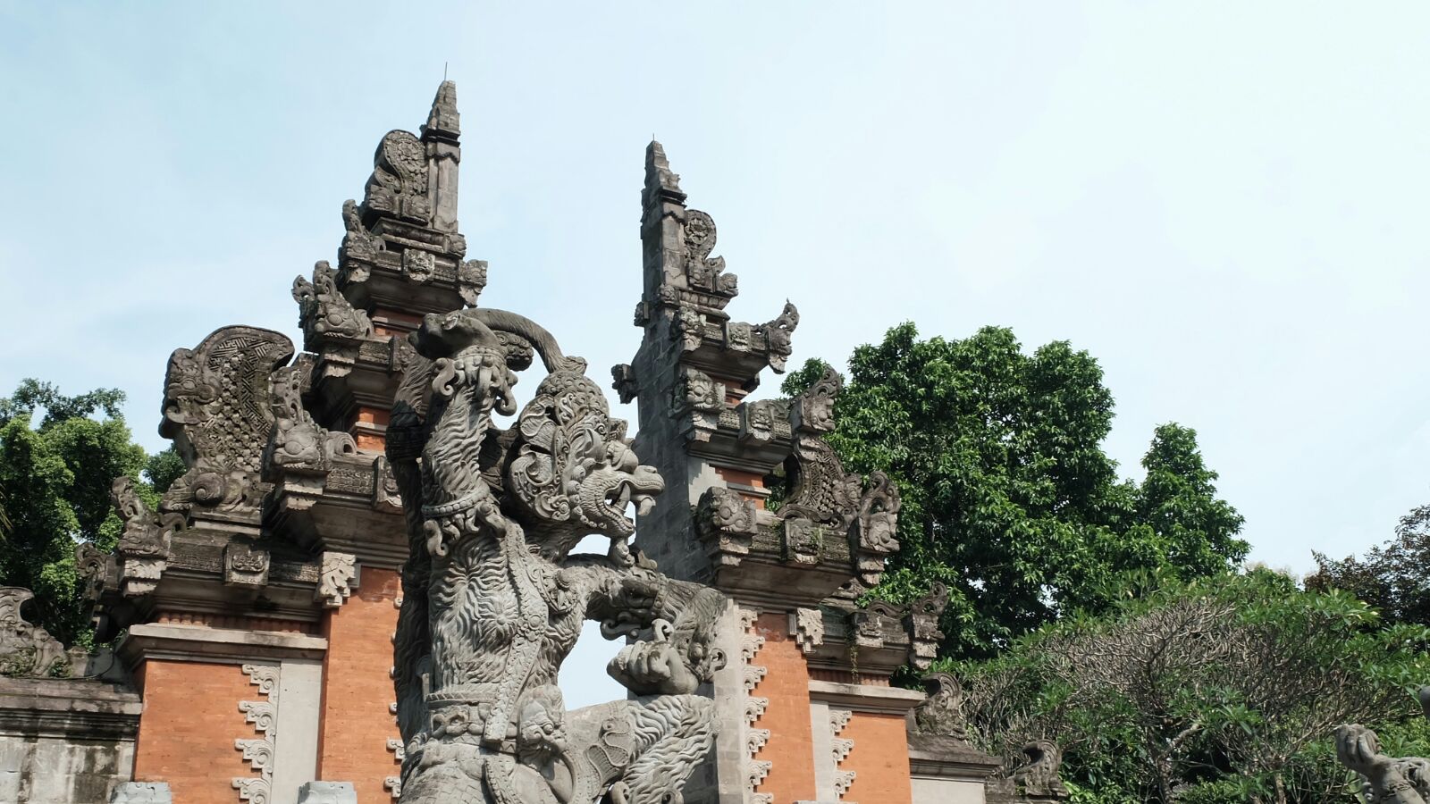 &#91;Indie Backpacker&#93; Jalan Santai ke Taman Mini Indonesia Indah (TMII)