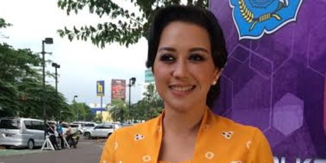 Tri Hesti Yulianti, Istri Bupati Tangerang Yang Mirip Katy Perry