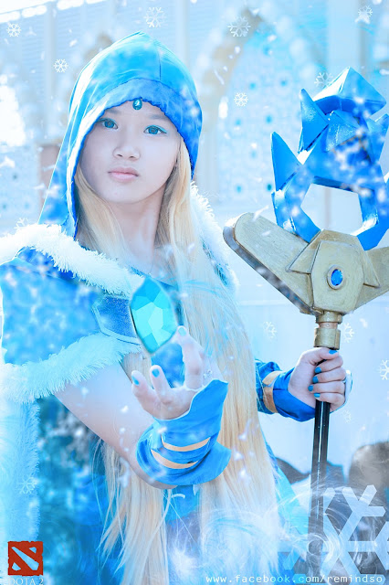 Cosplayer Dota 2 : Crystal Maiden &#91;Indonesia&#93;