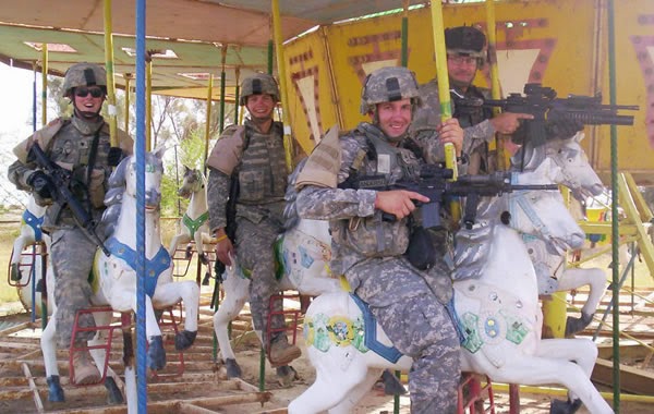 Ada2 Aja nih Kelakuan Para Tentara Ini