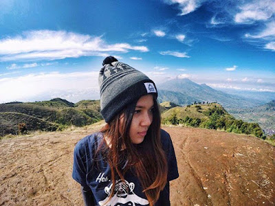 Kamu Jomblo? Main Yuk Ke Gunung Prau, Surganya Para Pendaki Cantik