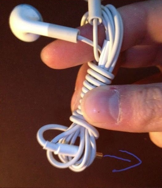 Cara Simpel mengikat Earphone supaya Nggak terbelit-belit