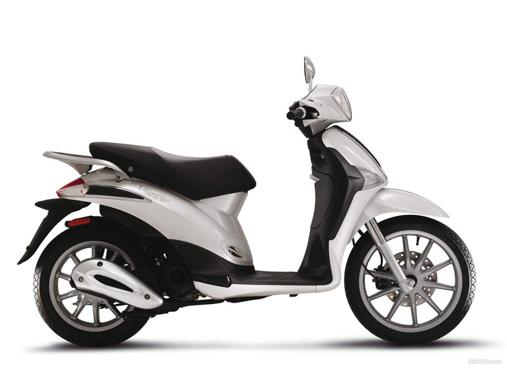 vespa piaggio terbaru berhadiah utama paket umroh byk ready stoknya gan