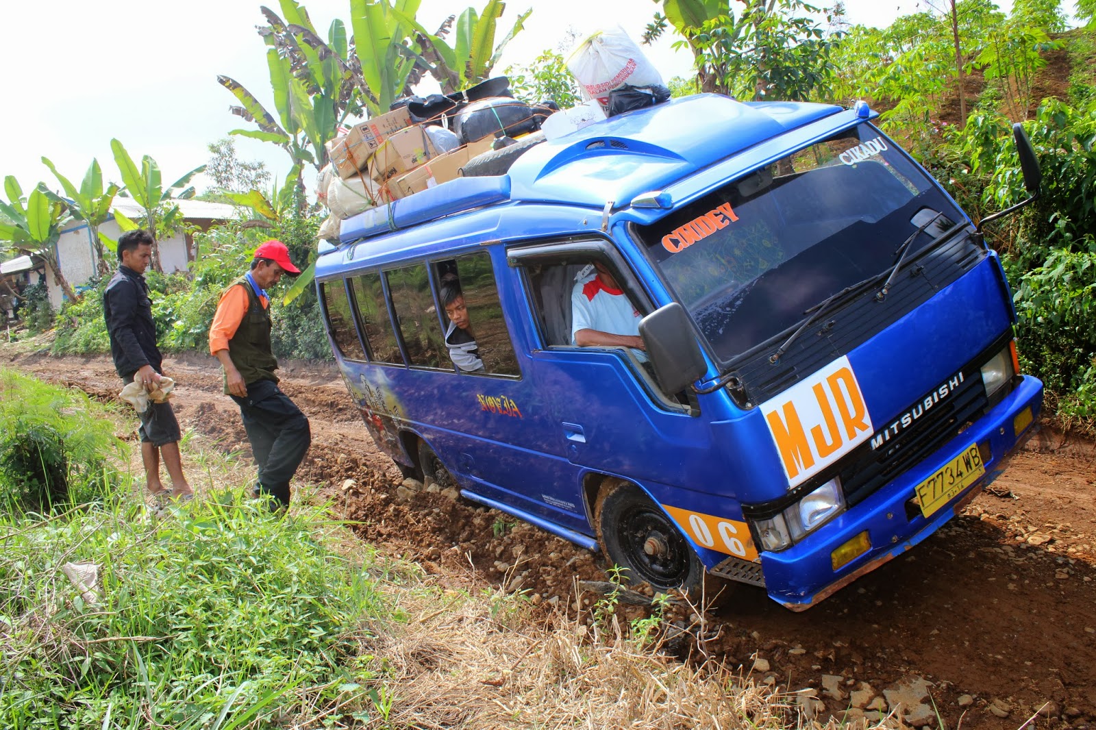 Jalan Raya Penghubung Kabupaten Bandung
