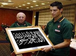 Benarkah Cristiano Ronaldo masuk islam gara2 film Innocence of Muslims?