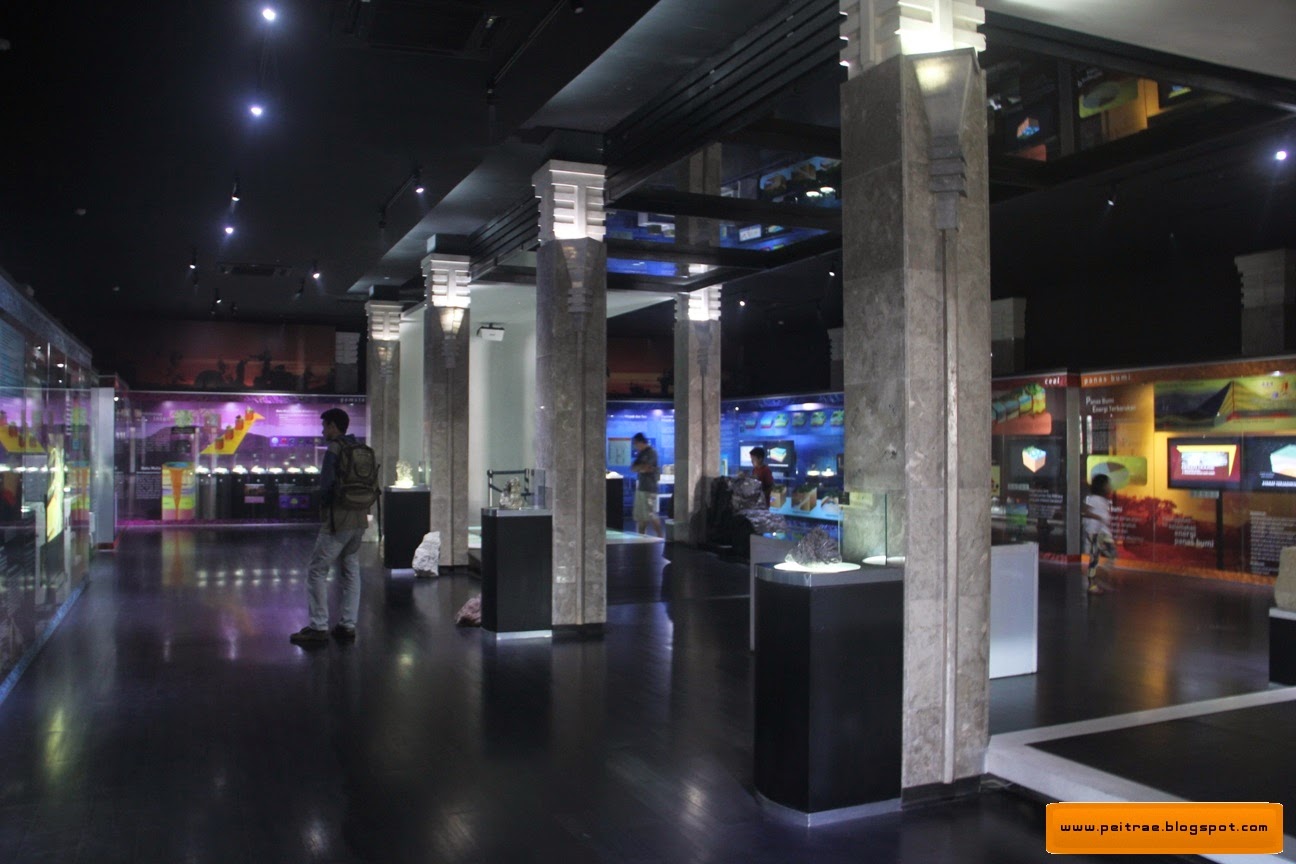 Melirik Koleksi Museum Geologi,Bandung