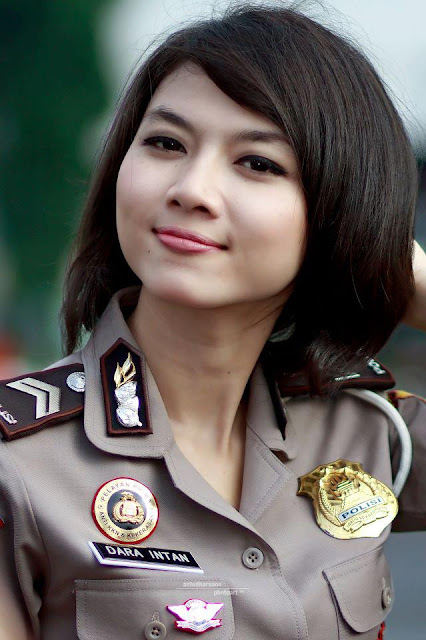 Yu Kenalan sama 4 Polwan cantik yang siap nangkap agan