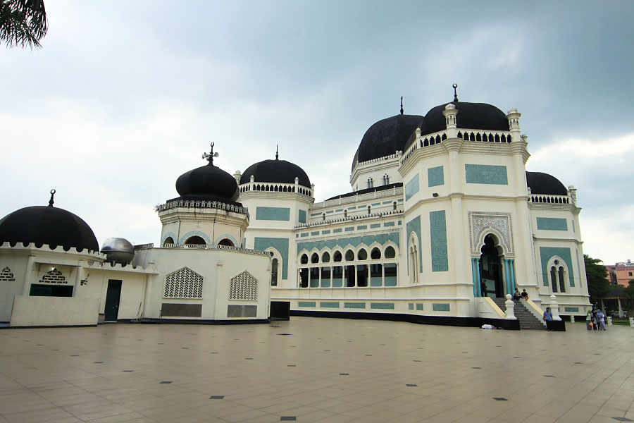 Mesjid Terbesar di Indonesia