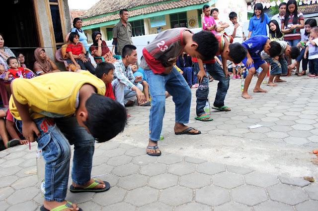 Kenangan Masa 17-an: Juara Dua di Lomba Memasukkan Pensil ke Dalam Botol