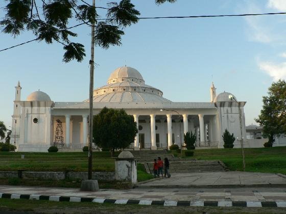 Mesjid Terbesar di Indonesia