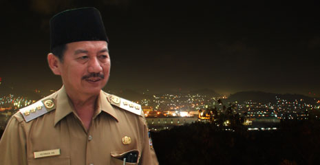 walikota-sombong-kena-batunya-herman-hn-disoraki-di-surabaya