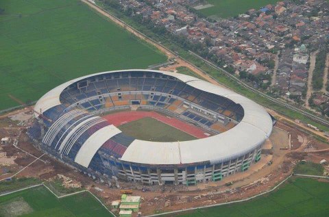 GBLA Stadium, Stadion pertama di Indoensia 