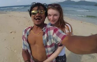 7 Foto Ini Buktikan Kalau Cinta Tak Memandang Fisik, Nomor 1 So Sweet Banget!