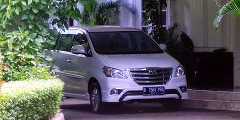 Kompilasi Mobil-Mobil di Lingkungan Capres Prabowo Dan Capres Jokowi 