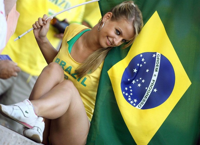 Fans Cantik Kesebelasan Brasil - Hot Fans of Brazil