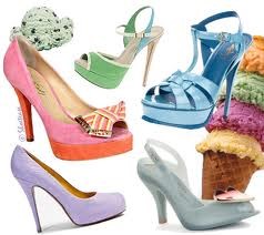 SEPATU YANG TREND DIGUNAKAN WANITA