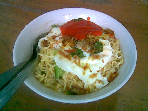 {{&#91;ASK&#93;}} enakan mana INDOMIE bikinan warkop atau sendiri??