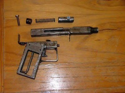 Pistol Teraneh Dan Terkeren Di Dunia 