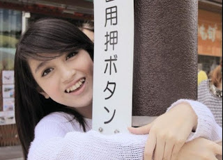 5 Artis Wanita Muda Cantik Indonesia Dengan Senyuman Manis
