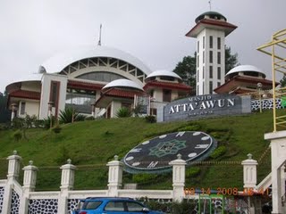 10 Masjid Paling Indah dan Termegah Di Indonesia