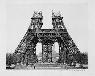 FOTO KONSTRUKSI MENARA EIFFEL