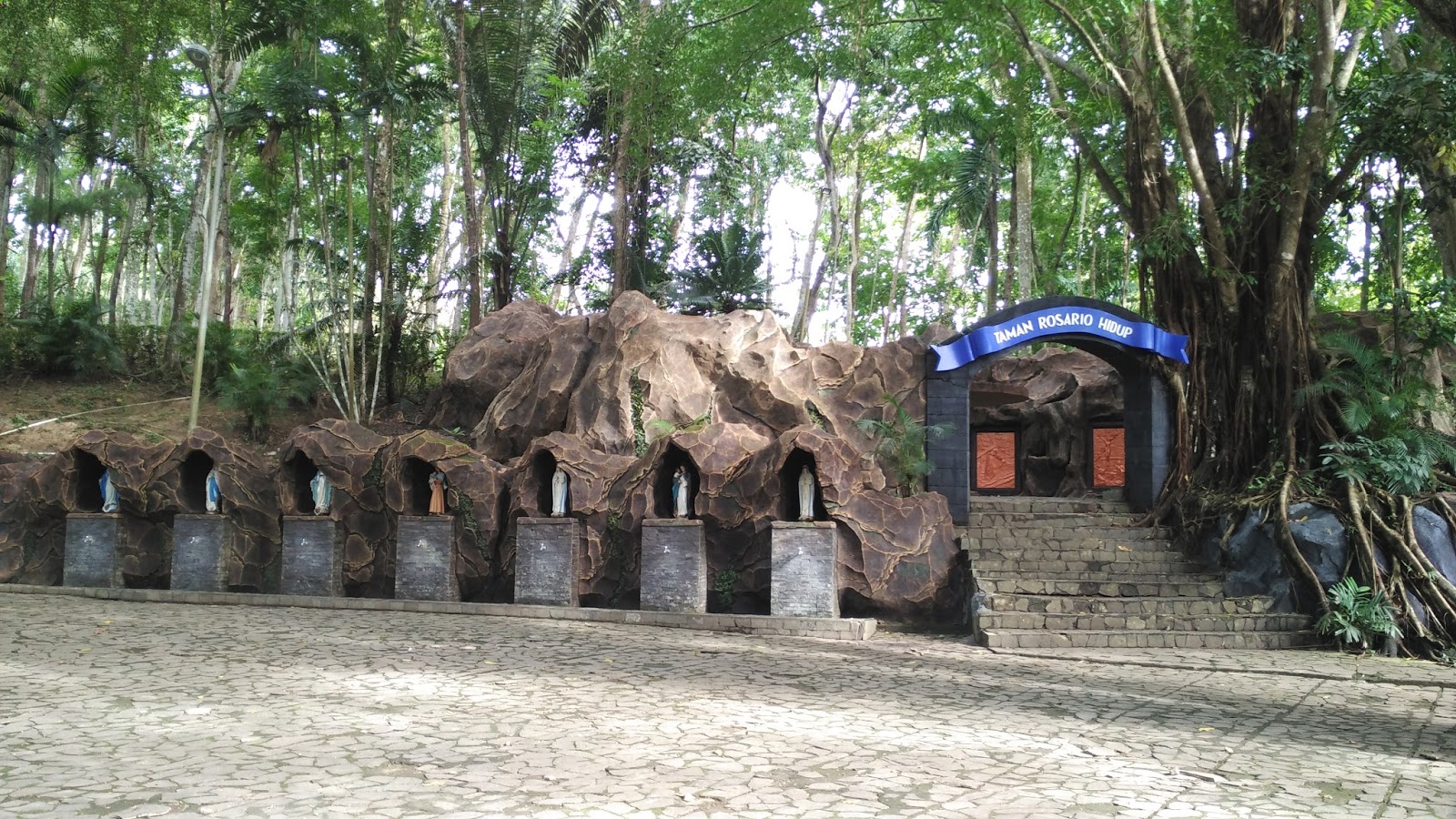 &#91;CoC Regional: Lokasi Wisata&#93; Gua Maria Kaliori di Banyumas