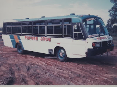 Foto Bus Jadul di Indonesia