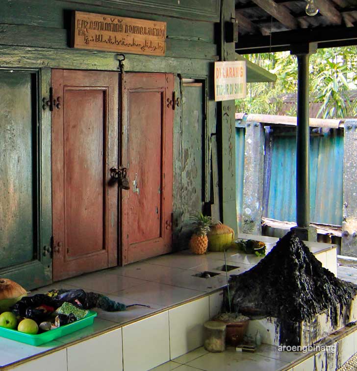 &#91;CoC Regional: Lokasi Wisata&#93; Makam Panembahan Kalibening