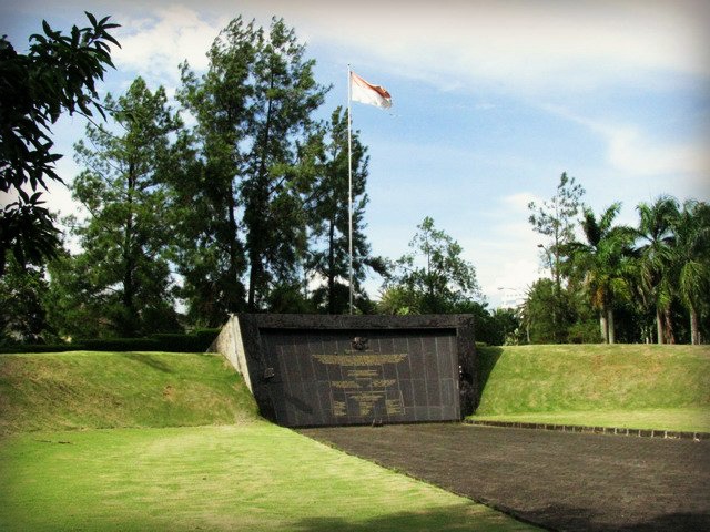  17 Bangunan Bersejarah Di Tanah Air Kita