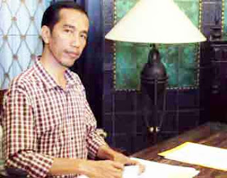 &#91;BREAKING NEWS&#93; Jokowi Mau Selfie Malah Doyong. Langsung Dievakuasi Paspampres