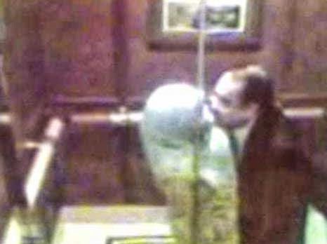 kondom-berserakan-di-toilet-dpr