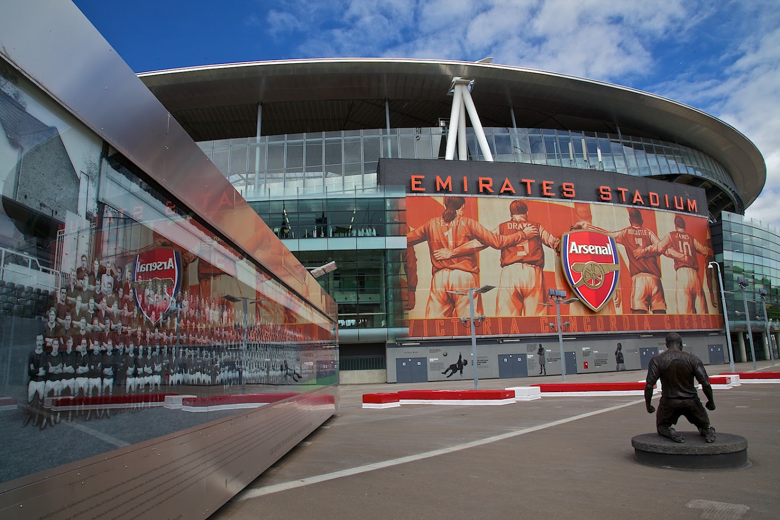 mari berkunjung di Emirates Stadium Markas The Gunner 