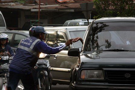 Panduan Jumlah Uang Tip di Seluruh Dunia