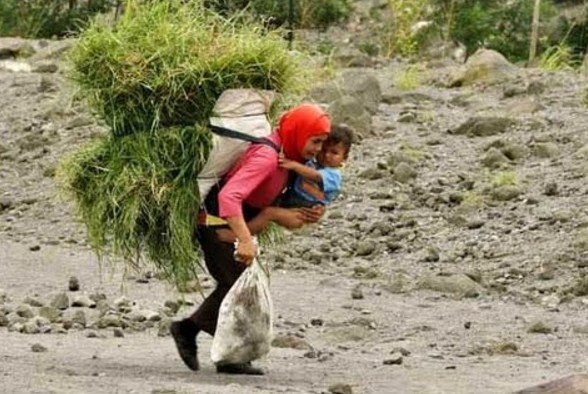 Ibu Adalah Tempat Tuhan Menitipkan Sifat SayangNya
