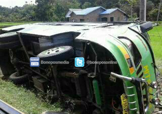 Bus Berisi Puluhan Pelajar SD Asal Bone Terbalik di Sinjai, 1 Orang Tewas