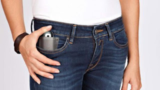 Wow!! Celana Jeans Bisa Update Facebook