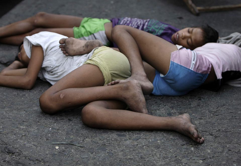 Filipina lebih miskin dari Indonesia?