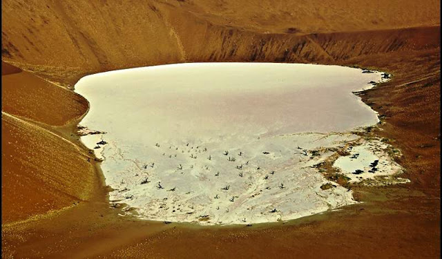 Lanskap Aneh Deadvlei Namibia