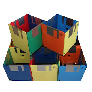 6 Karya Luar Biasa dari Benda Bekas Floppy Disk