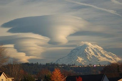 10 Bentuk Awan Terindah