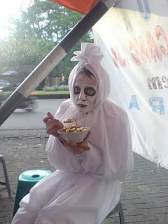 8 Tanda Rumah Kamu Berhantu